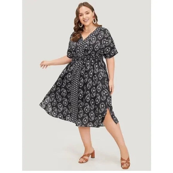 BloomChic Plus Size 2XL  Bandana Print Pocket V Neck Dress us18-20 - Picture 1 of 7